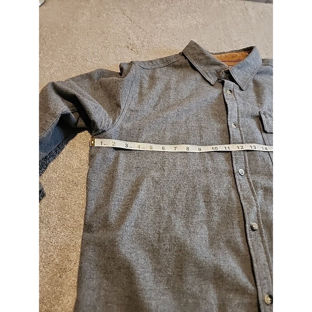 Legendary Whitetails Shirt Sz.  L Gray The Original Buck Camp Corduroy Cuff - Picture 8 of 9